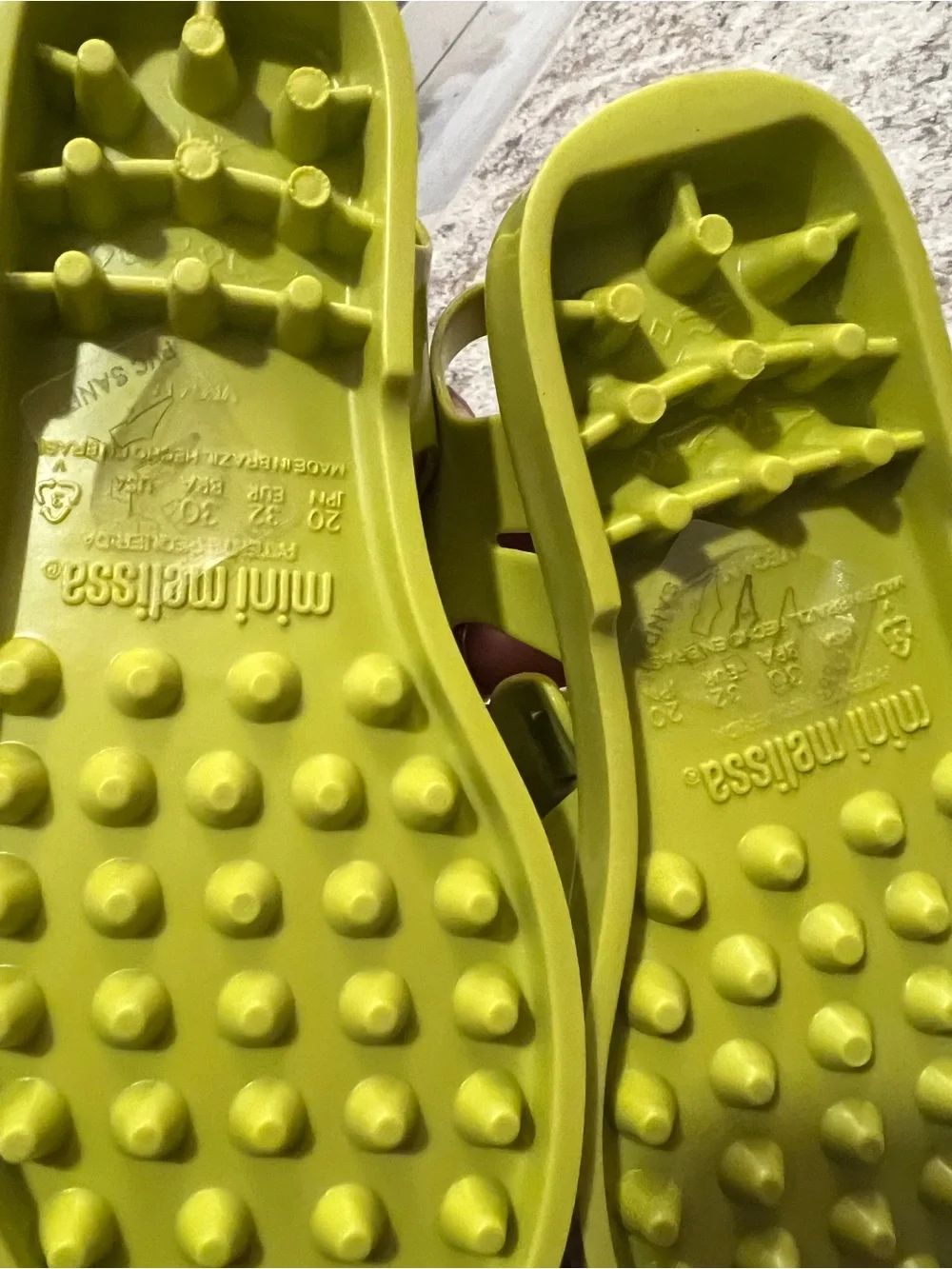 Mini Melissa Pea Green Jelly Fisherman Sandals; size 1; NWT and box